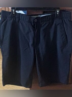 Men’s under armour shorts size 36. Black